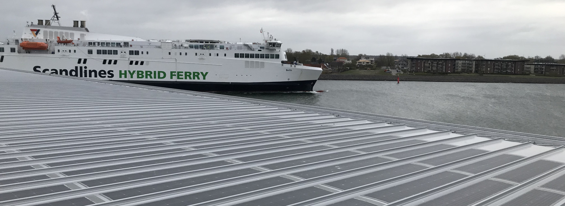 Rostock harbor relies on DAS Energy PV modules