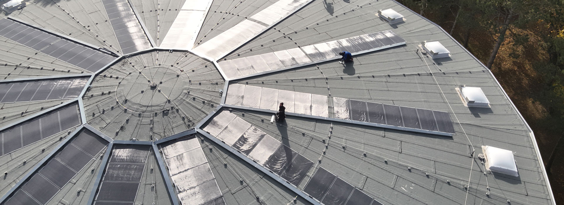 DAS Energy solar modules for Vienna's futuristic sport halls
