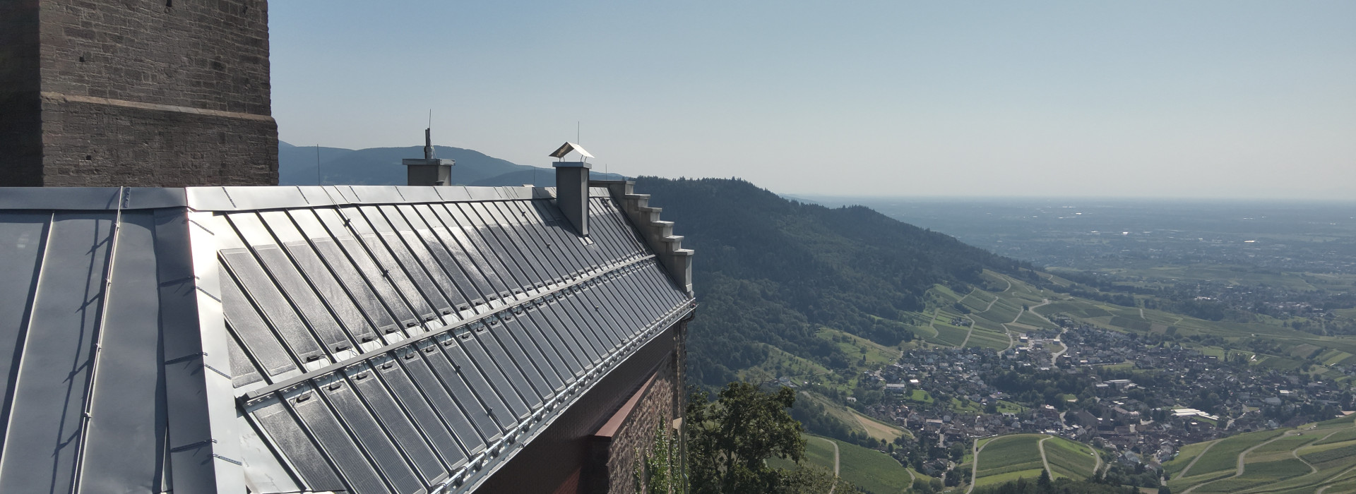 DAS Energy PV-Anlage auf denkmalgeschützter YBurg in Baden-Württemberg