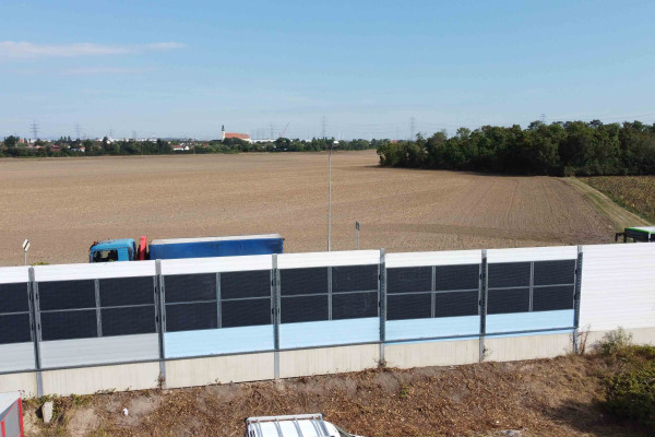 Lärmschutzwand in Himberg wird zum Sonnenkraftwerk