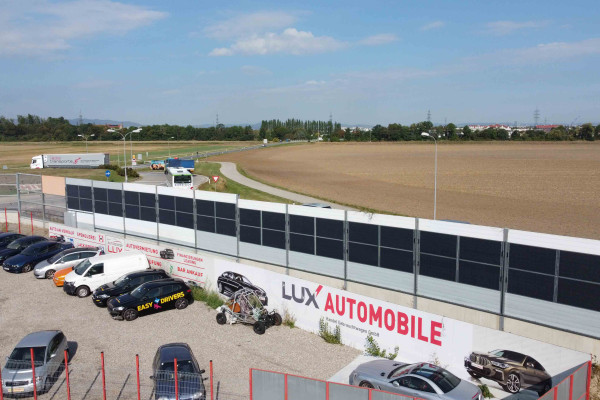 Lärmschutzwand in Himberg wird zum Sonnenkraftwerk