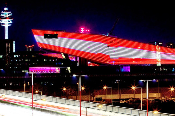 DAS Energy solar panels installed on Magenta's T-center roof DAS Energy solar panels installed on Magenta's T-center roof
