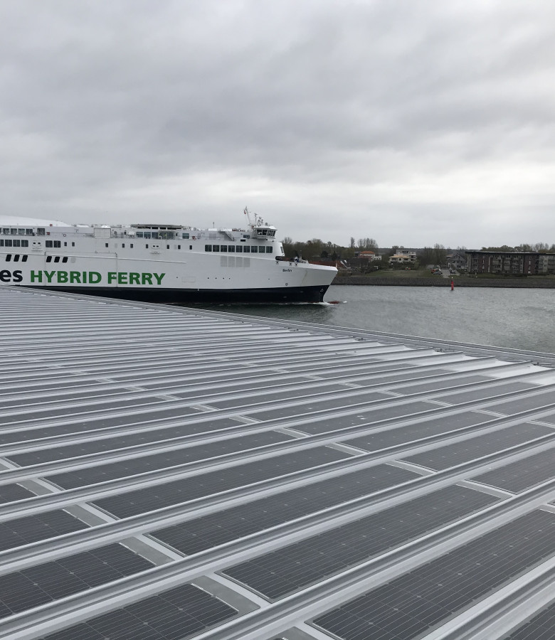 Rostock Hafen setzt auf Salznebelkorrosion zertifizierte DAS Energy Module 