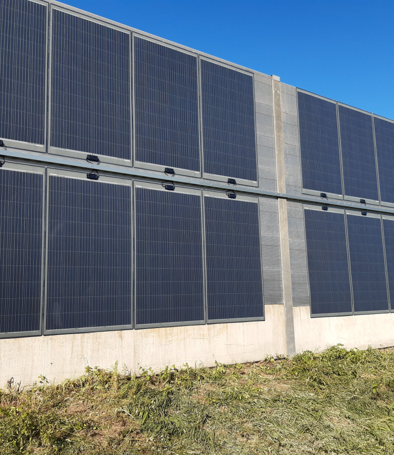Pilot project: PV on noise barriers offers potential for electricity generation